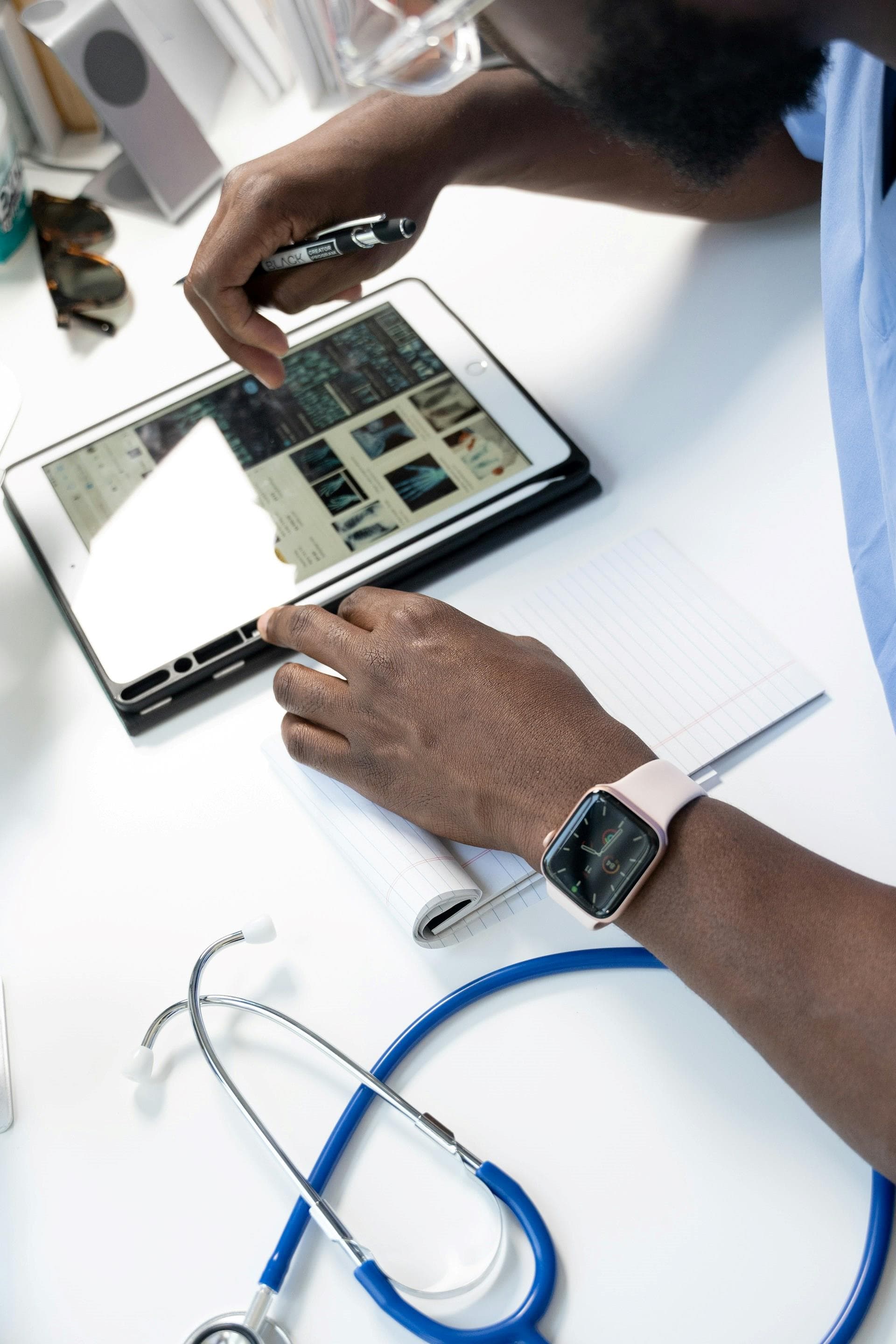 Ellodoctor medical record and laboratory coordination